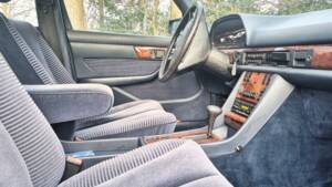 Image 11/18 de Mercedes-Benz 420 SEL (1987)