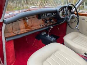 Image 7/50 of Bristol 410 (1967)