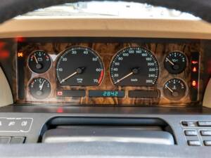 Image 20/30 of Jaguar XJ12 6.0 (1994)