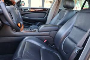 Image 9/50 of Jaguar XJ 8 4.2 (2004)