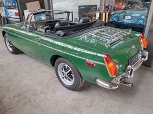 Image 3/6 of MG MGB (1976)