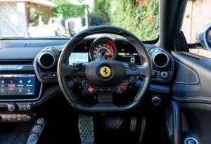 Bild 17/36 von Ferrari GTC4Lusso T (2020)