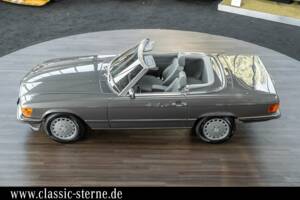 Immagine 8/15 di Mercedes-Benz 560 SL (1987)