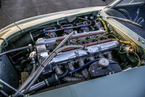 Image 15/17 of Aston Martin DP 214 (1961)