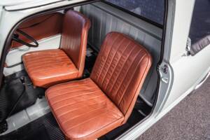 Image 24/29 of Morris Mini Van (1962)