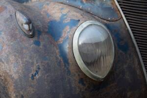 Image 37/134 of Ford V8 (1937)