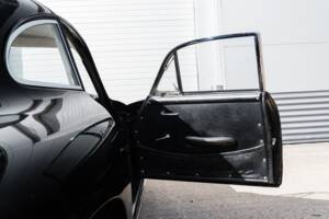 Image 35/48 of Porsche 356 C 1600 (1964)