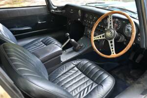 Image 37/50 of Jaguar E-Type (2+2) (1966)
