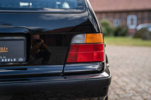 Immagine 15/44 di BMW 328i Touring (1997)