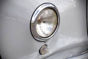 Image 10/70 of Lancia Aurelia B24 Convertible (1957)