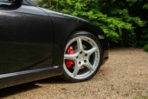Immagine 13/37 di Porsche 911 Carrera S (2006)