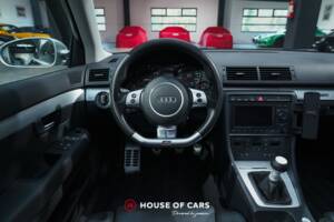 Image 15/22 of Audi RS4 Avant (2007)