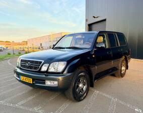 Image 2/32 of Lexus LX 470 (2003)