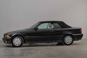 Afbeelding 36/46 van BMW 318i (1995)
