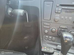 Image 24/40 of Volvo V 70 2.5T (2004)
