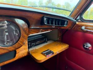 Image 17/36 of Bentley S 3 (1965)