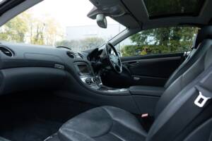 Image 32/41 of Mercedes-Benz SL 350 (2007)