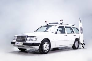 Image 3/40 of Mercedes-Benz 300 TE (1991)