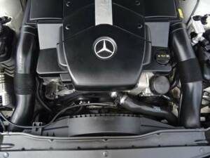 Imagen 18/19 de Mercedes-Benz SL 500 (2002)