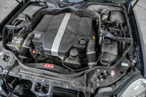 Bild 42/50 von Mercedes-Benz E 320 T 4MATIC (2004)
