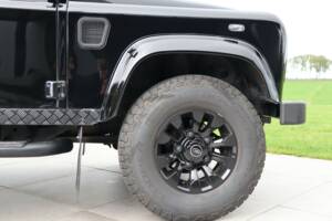 Bild 37/50 von Land Rover Defender 130 Double Cab (2007)