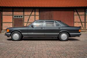 Image 11/91 of Mercedes-Benz 560 SEL (1990)