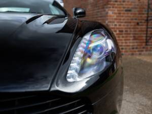 Immagine 19/72 di Aston Martin Vanquish Volante (2016)