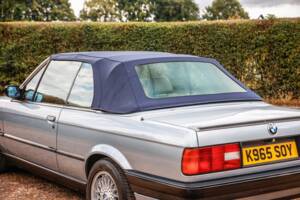 Immagine 9/28 di BMW 318i (1993)