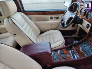 Bild 47/98 von Bentley Continental S (1995)