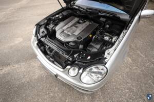 Image 52/72 of Mercedes-Benz E 55 AMG (2002)