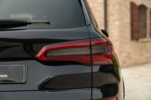Bild 10/50 von BMW X5 M50d (2019)