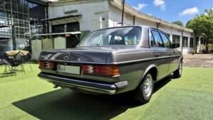 Image 15/71 of Mercedes-Benz 240 D (1980)