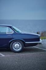Image 18/26 de Jaguar XJ 6 L 4.2 (1976)