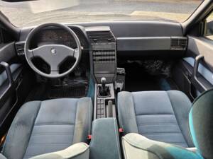 Bild 37/55 von Alfa Romeo 164 2.0 (1989)