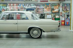 Image 14/50 of Mercedes-Benz 300 SE (1966)