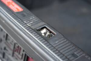 Image 68/95 of Mercedes-Benz 300 SL (1993)