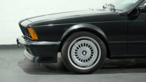 Image 21/35 of BMW M 635 CSi (1984)