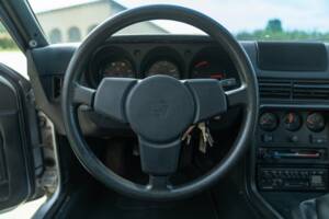 Afbeelding 30/49 van Porsche 924 (1985)
