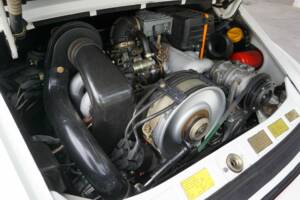 Bild 50/51 von Porsche 911 Carrera 3.2 (1986)