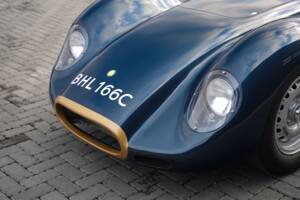 Image 28/50 of Lister Knobbly (1958)