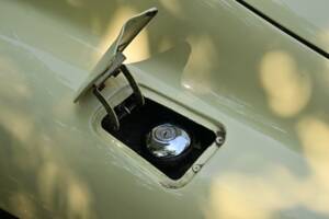 Image 21/39 of Jaguar E-Type (2+2) (1970)