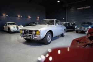 Image 3/27 of Alfa Romeo 1750 GT Veloce (1970)