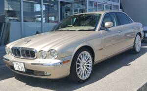 Image 6/25 of Jaguar XJ 8 4.2 (2003)