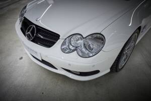 Image 38/99 de Mercedes-Benz SL 55 AMG (2005)