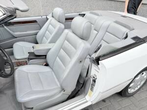 Imagen 16/41 de Mercedes-Benz E 320 (1995)