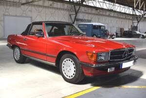 Image 17/94 of Mercedes-Benz 560 SL (1988)