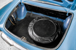 Image 26/50 of Volvo 1800 E (1971)