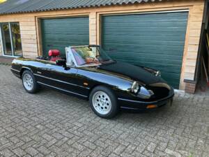 Image 2/25 de Alfa Romeo 2.0 Spider (1991)