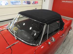 Image 7/15 of Alfa Romeo Giulia 1600 Spider (1963)