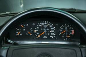 Bild 15/50 von Mercedes-Benz 300 CE-24 (1992)